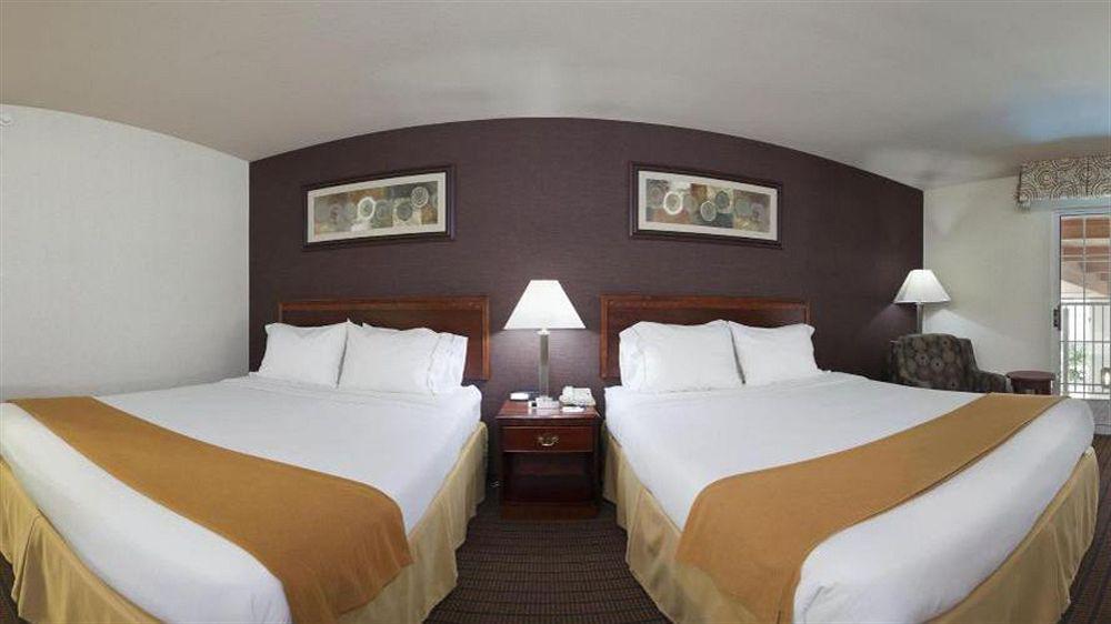 Holiday Inn Express Grand Rapids Southwest By Ihg Grandville Exteriör bild
